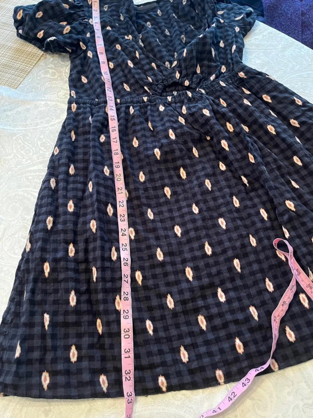 Anthropologie Black Plaid Mini Dress with Pinkish Tan Motifs Medium - Picture 5 of 6